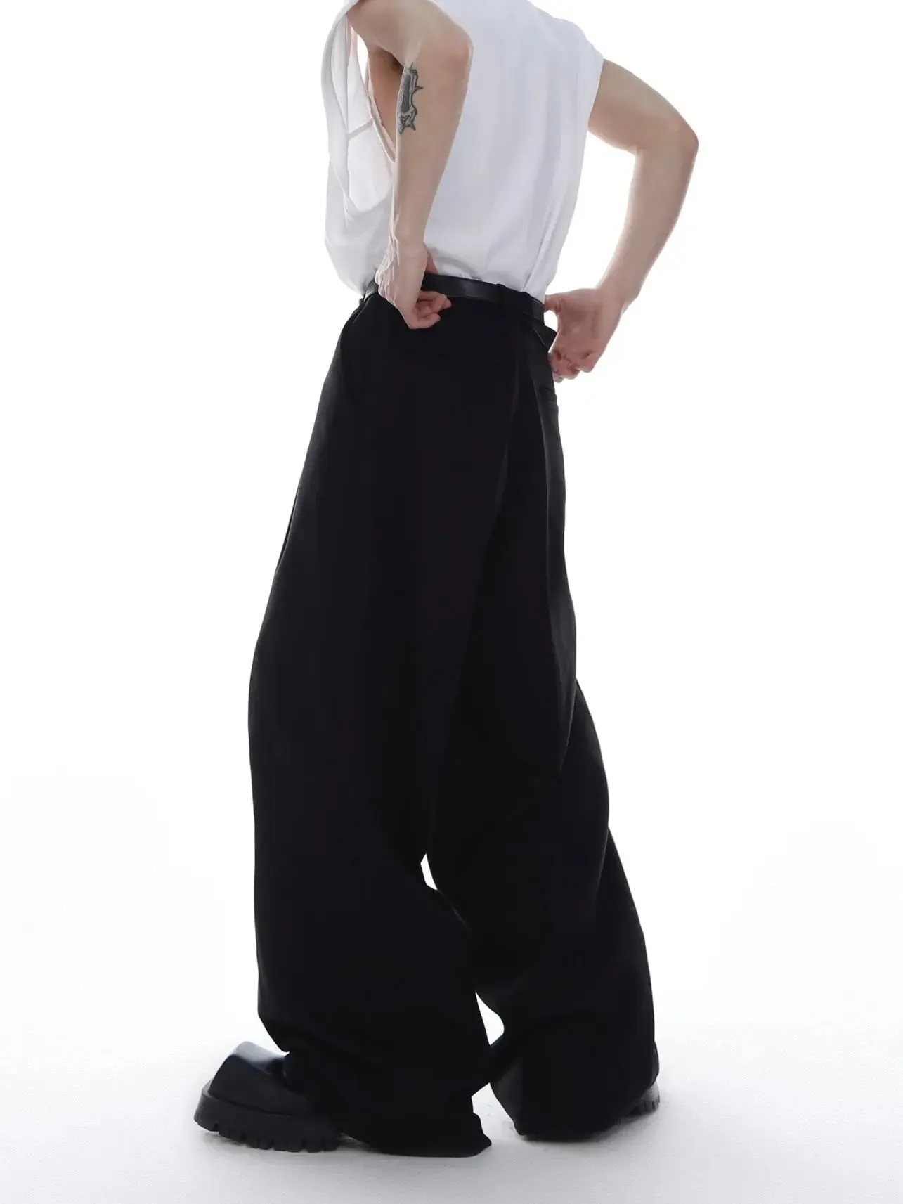 【23s Feb.】Loose-fitting Twill Trousers