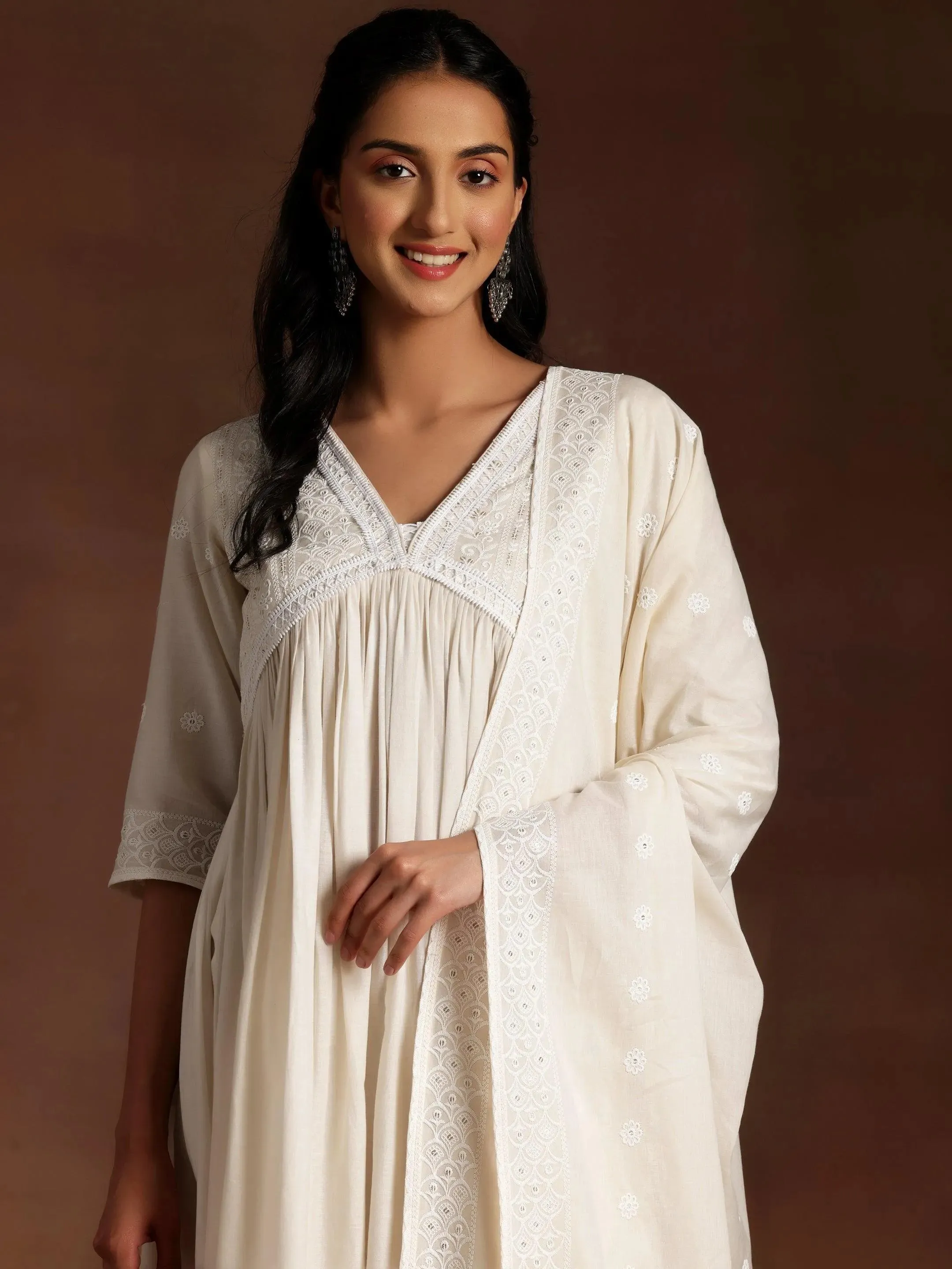 Alizeh Off white Embroidered Cotton A-Line Kurta With Palazzos & Dupatta