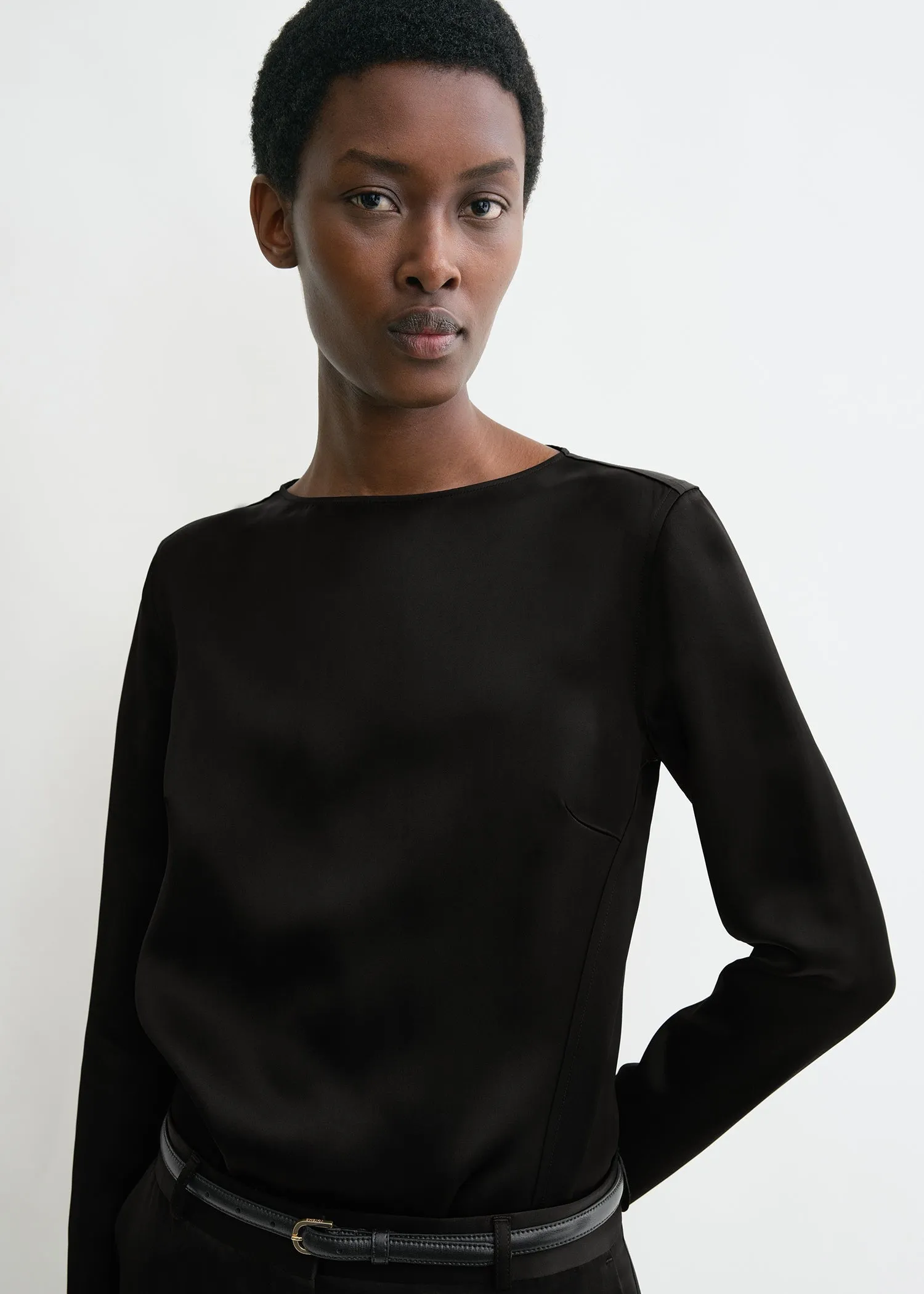 Long-sleeve satin top black