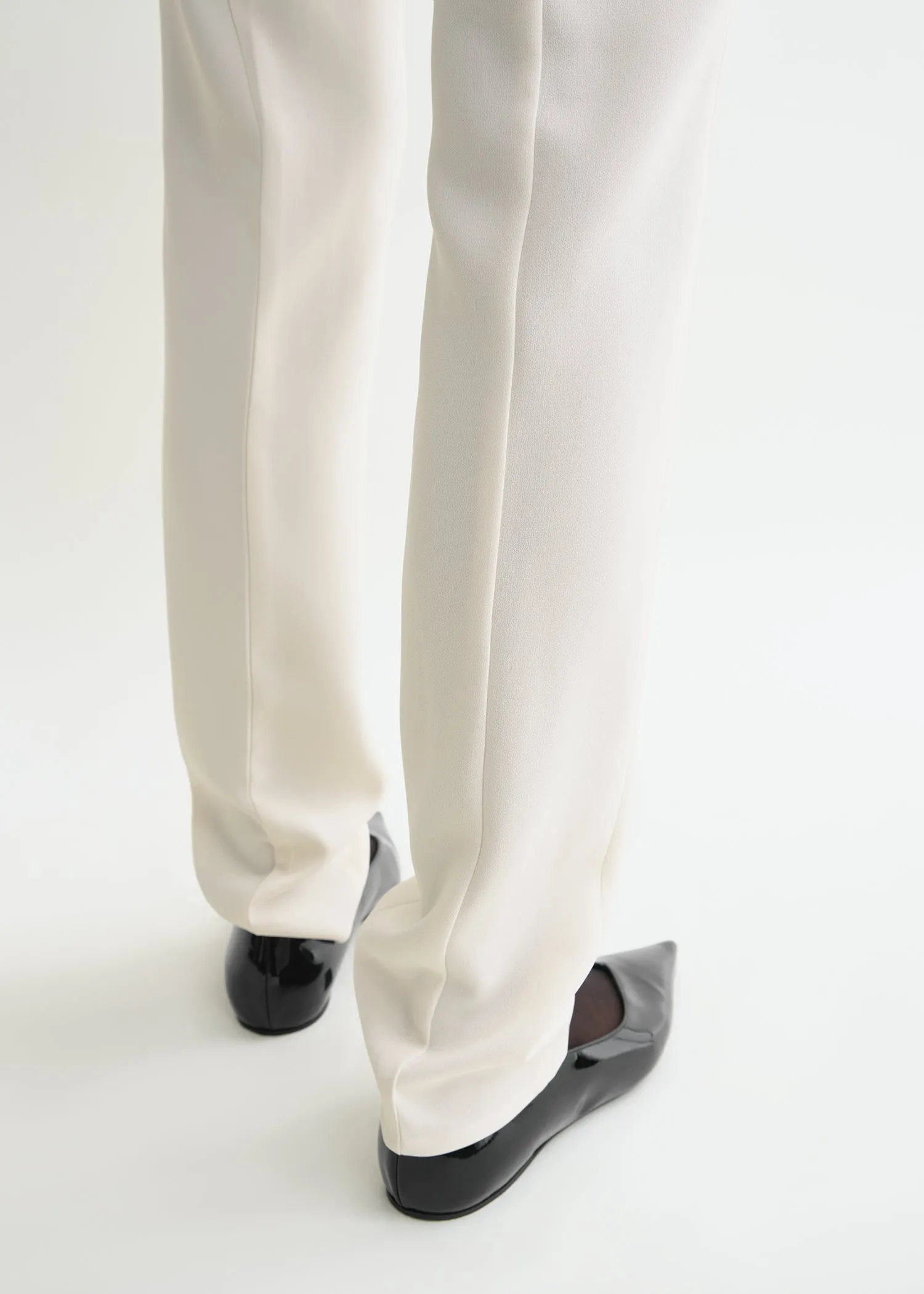 Low-waist slim trousers ecru