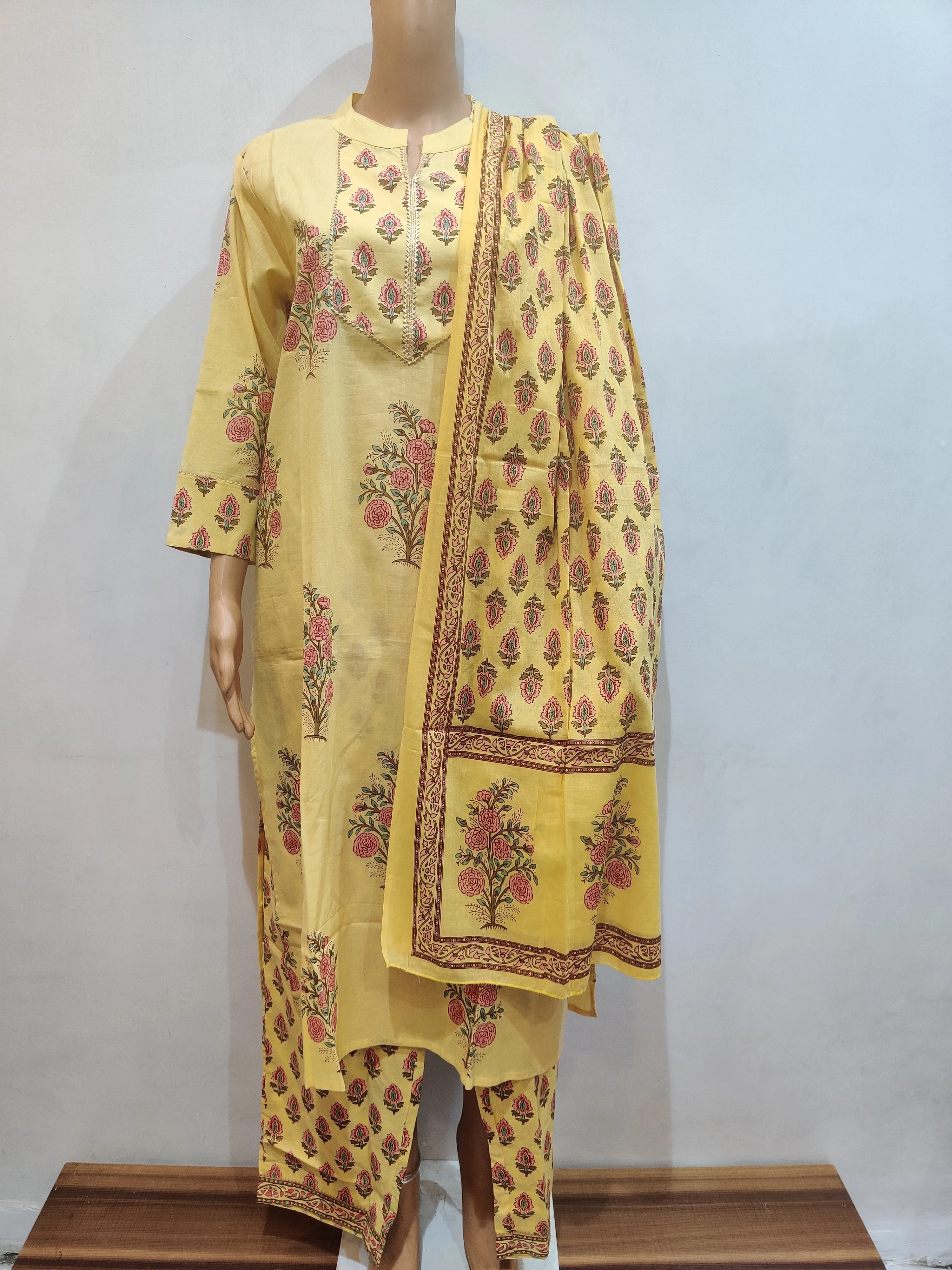 Triteleia Kurta pant dupatta set