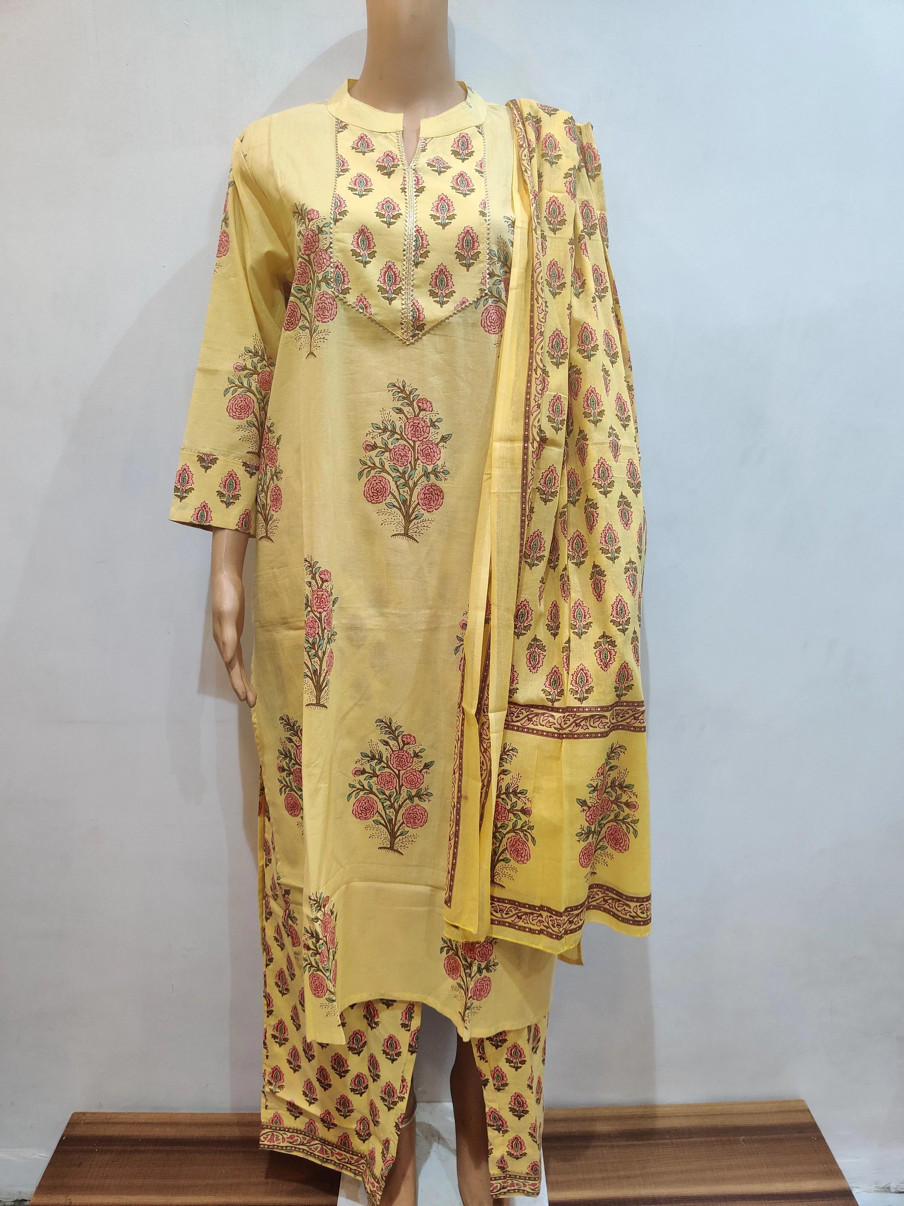 Triteleia Kurta pant dupatta set